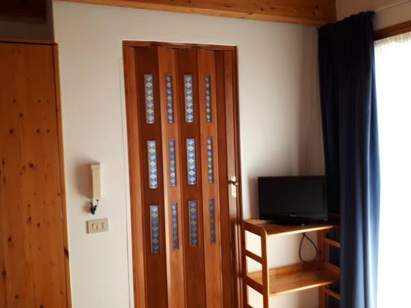 Hotel Villa Dina : photo 5 de la chambre chambre double ou lits jumeaux