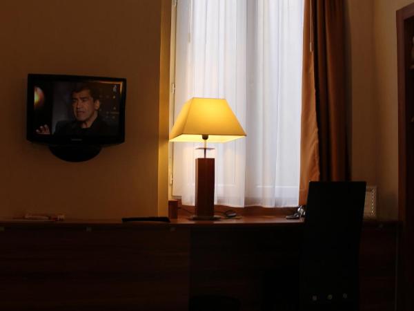 Hotel The Originals du Grand Monarque Nantes Gare : photo 6 de la chambre chambre simple confort