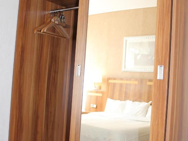 Hotel The Originals du Grand Monarque Nantes Gare : photo 6 de la chambre chambre double confort