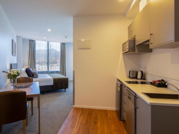 Wyndham Garden Queenstown : photo 2 de la chambre studio deluxe avec kitchenette
