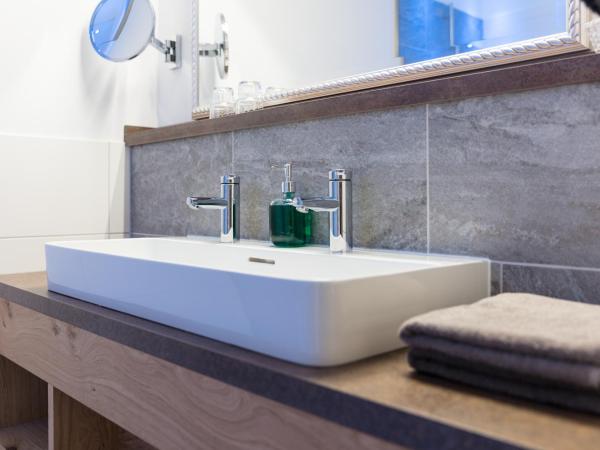 Garten - Hotel Sallerhof : photo 8 de la chambre garden suite double room with a/c