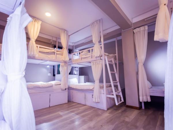 8848 Hostel : photo 7 de la chambre lit superposé dans dortoir mixte