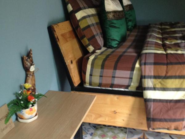 Milin Guesthouse : photo 6 de la chambre chambre double avec salle de bains privative