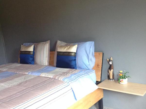 Milin Guesthouse : photo 10 de la chambre chambre double avec salle de bains privative