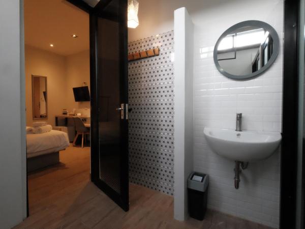 i-river chiangmai : photo 3 de la chambre chambre double sans fenêtre - côté rue