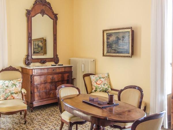 Villa La Piccioncina Firenze : photo 5 de la chambre chambre triple avec terrasse