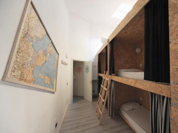 Dopa Hostel : photo 1 de la chambre lit dans dortoir mixte de 8 lits 
