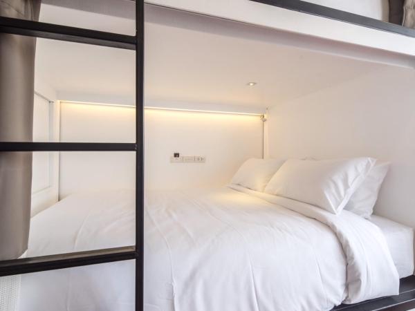 The Common Hostel : photo 1 de la chambre lit queen-size dans dortoir mixte avec salle de bains commune