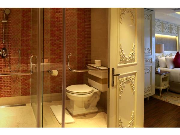 Fragrant Nature Kochi - A Five star Classified Hotel : photo 4 de la chambre ocean blue suite with private terrace with 10% discount on spa