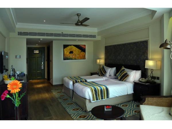 Fragrant Nature Kochi - A Five star Classified Hotel : photo 3 de la chambre duke's chamber double room with 10% discount on spa