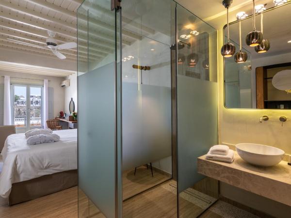 Poseidon Hotel Suites : photo 2 de la chambre chambre lit double ou lits jumeaux supérieure - front de mer