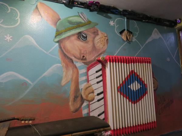 SnowBunnys BackPackers Hostel : photo 4 de la chambre chambre double avec salle de bains commune