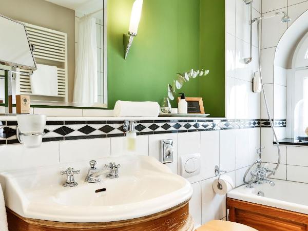 BIO-Hotel Villa Orange : photo 6 de la chambre double room orange (grandlit, queen bed, 140-160cm wide bed)