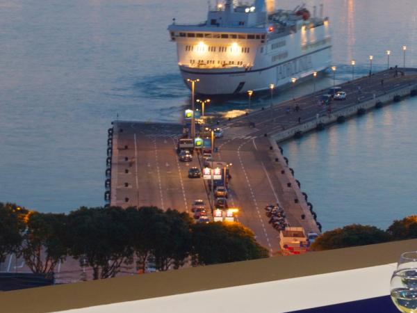 Royal Suites-Sky : photo 1 de la chambre studio - vue sur mer