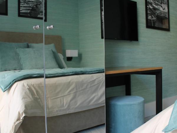 Bed No Breakfast AK 2 : photo 9 de la chambre chambre double avec salle de bains privative