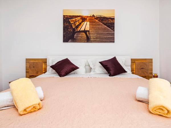 Rooms Mariana : photo 4 de la chambre chambre double avec balcon