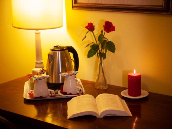 Hotel Ristorante Piccolo Chianti : photo 2 de la chambre chambre triple - vue sur rue