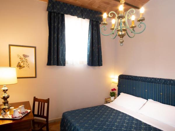 Hotel Ristorante Piccolo Chianti : photo 4 de la chambre chambre double ou lits jumeaux Économique - vue sur rue