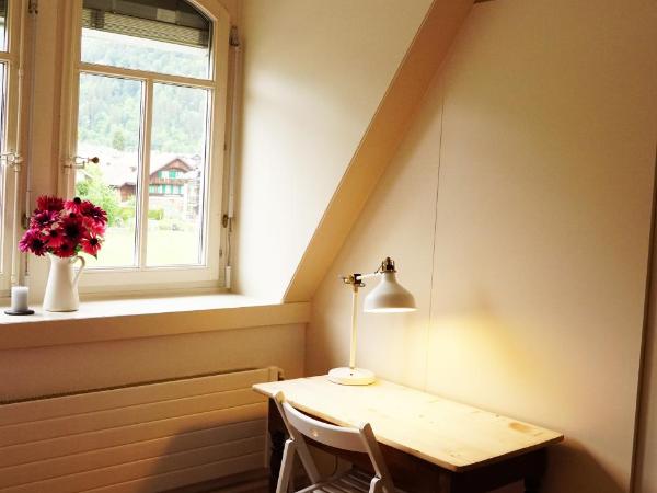 Adventure Hostel Interlaken : photo 4 de la chambre chambre simple avec salle de bains privative