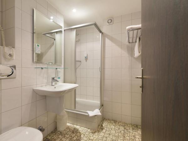 Hotel Schumacher Düsseldorf : photo 3 de la chambre chambre lits jumeaux