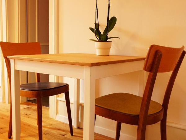 Adventure Hostel Interlaken : photo 6 de la chambre chambre double avec salle de bains privative