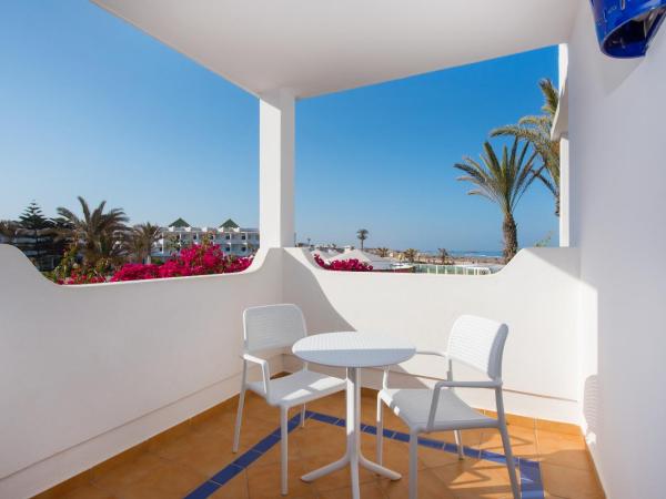 Iberostar Waves Founty Beach All Inclusive : photo 5 de la chambre chambre double - vue latérale sur mer (2 adultes)