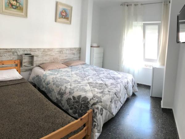 Guest House Lana Denia : photo 8 de la chambre chambre triple confort
