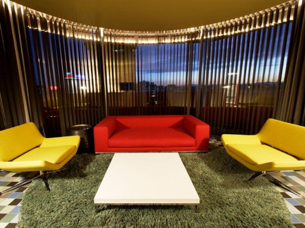 Hotel Puerta America : photo 1 de la chambre suite junior avec accès au salon exécutif