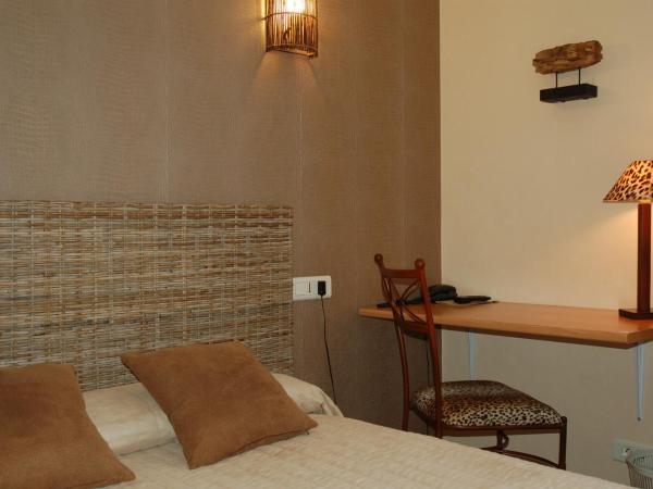 Hôtel de L'Avenue : photo 1 de la chambre chambre triple