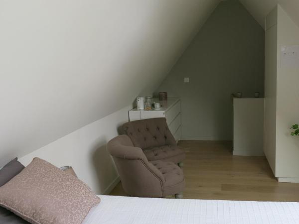 B&B 7T : photo 3 de la chambre chambre lit king-size - vue sur jardin