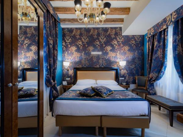 Hotel Paganelli : photo 2 de la chambre chambre double dans cour intérieure - rez-de-chaussée