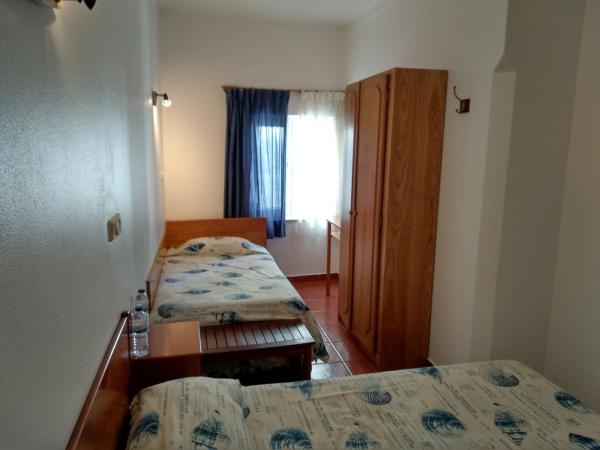 Rimavier Residence : photo 3 de la chambre chambre triple avec salle de bains privative