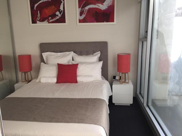 Tasha's Apartments on Warwick : photo 2 de la chambre appartement avec balcon