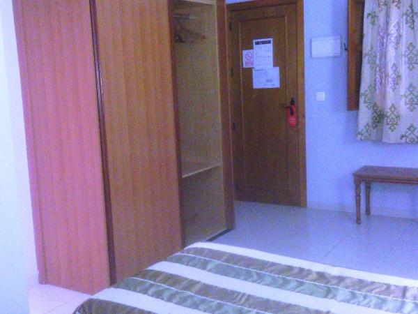 Hotel Goya : photo 6 de la chambre chambre lits jumeaux