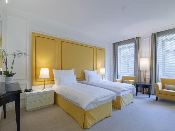 Boutique Hotel Corso : photo 3 de la chambre chambre double ou lits jumeaux - vue sur ville