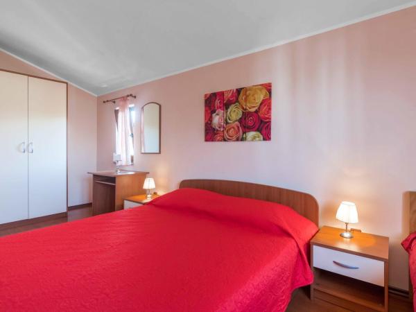 Apartments Villa Tre Marie : photo 10 de la chambre appartement 1 chambre confort avec balcon et vue sur mer