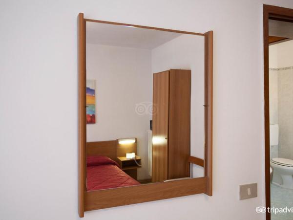 Hotel Caprera : photo 2 de la chambre chambre double