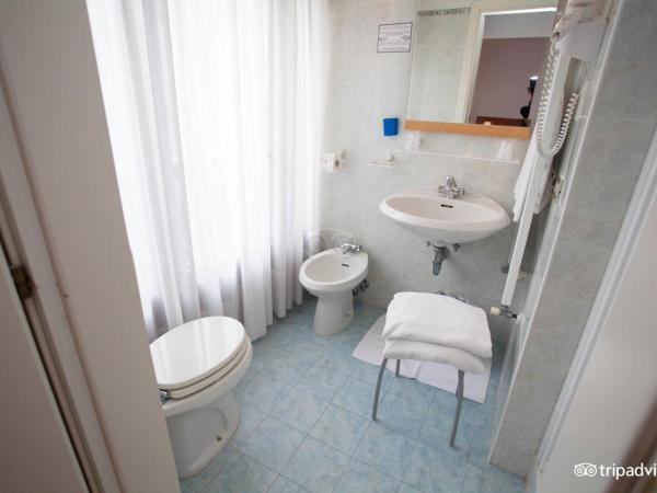 Hotel Caprera : photo 7 de la chambre chambre lits jumeaux