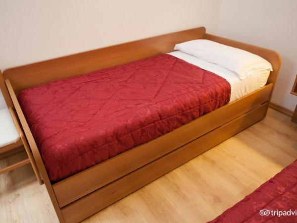 Hotel Caprera : photo 7 de la chambre chambre triple