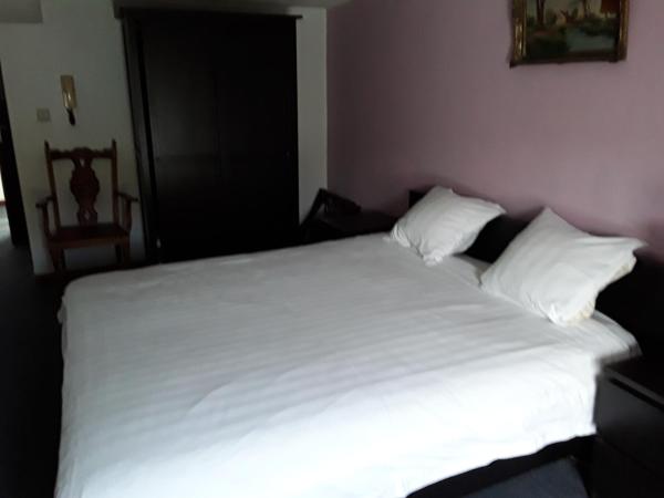 Le Jardin du Thé Bord de la Meuse : photo 1 de la chambre chambre double