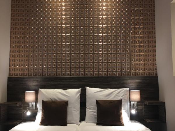 Best Western Hotel Den Haag : photo 7 de la chambre chambre lits jumeaux