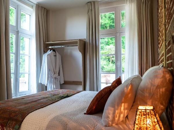 New Cottage & spa de nage Guesthouse : photo 1 de la chambre petite chambre double avec vue sur le jardin