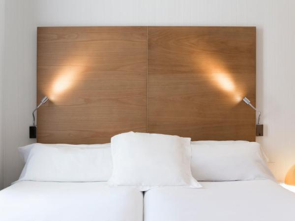 Petit Palace Plaza Málaga : photo 2 de la chambre chambre double