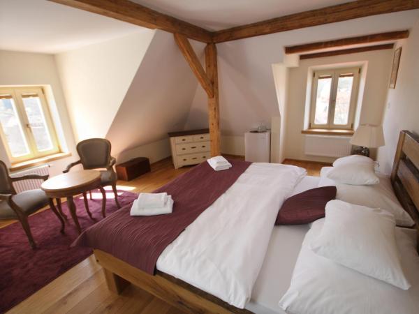 1st Republic Villa - Adults only : photo 7 de la chambre deluxe double room with castle view, air conditioning and free parking