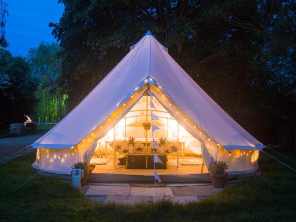 Oxford Riverside Glamping : photo 3 de la chambre tente cloche