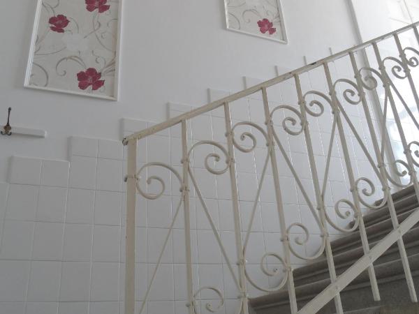 AntikGarden 39 Vendégház : photo 1 de la chambre chambre familiale avec salle de bains privative