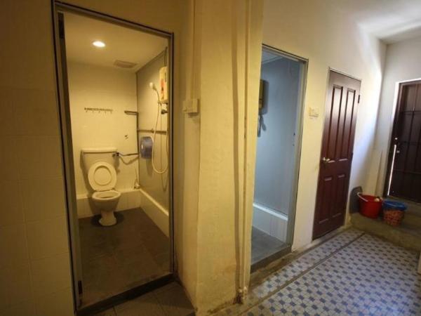 Cocoa Mews Cafe and Homestay : photo 5 de la chambre chambre double standard avec salle de bains commune