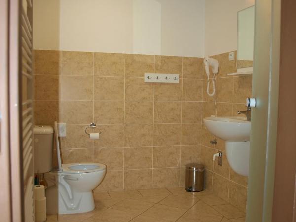 Pension Village : photo 5 de la chambre suite 2 chambres