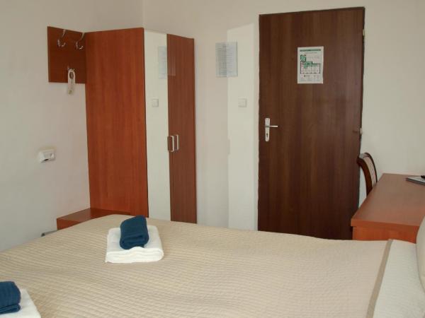 Pension Village : photo 10 de la chambre suite 2 chambres