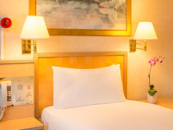 Copthorne Tara Hotel London Kensington : photo 3 de la chambre chambre double - accessible aux personnes à mobilité réduite